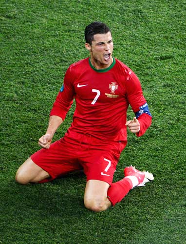 完胜！威少26分+6三分，小萨13+6湖人旧将爆发，德罗赞两人起冲突