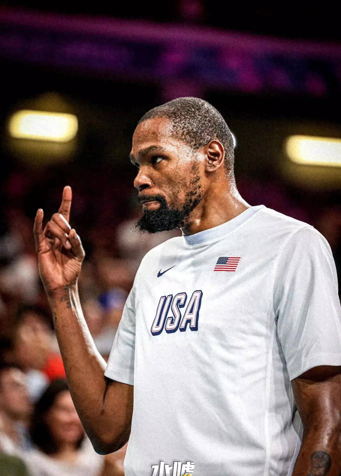 李霄鹏：近两场比赛运气站在我们这边，最重要的还是态度严肃