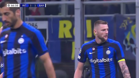 阿莱克斯·罗德里奎兹在季后赛击出关键本垒打，助球队跨越分区系列赛障碍