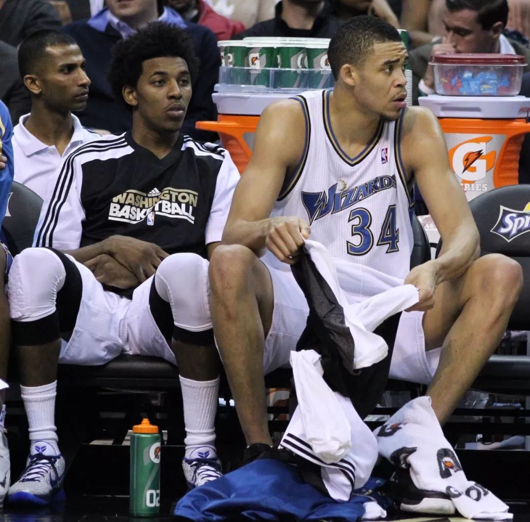 科贝：马德里街头出现了大量针对弗洛伦蒂诺的批评横幅