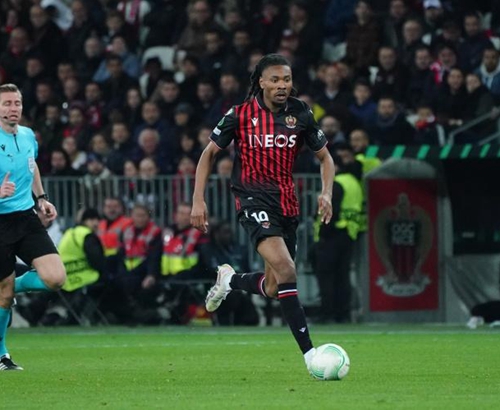 西亚卡姆和杰克逊半场均得分上双，二人合砍27分