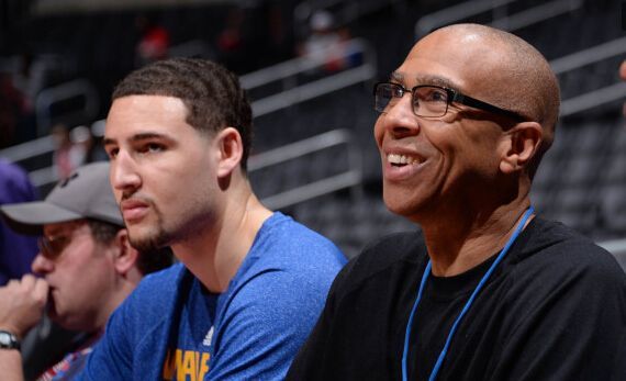 表现低迷！曾凡博5中2仅得6分 决胜时刻隐身遭绝杀