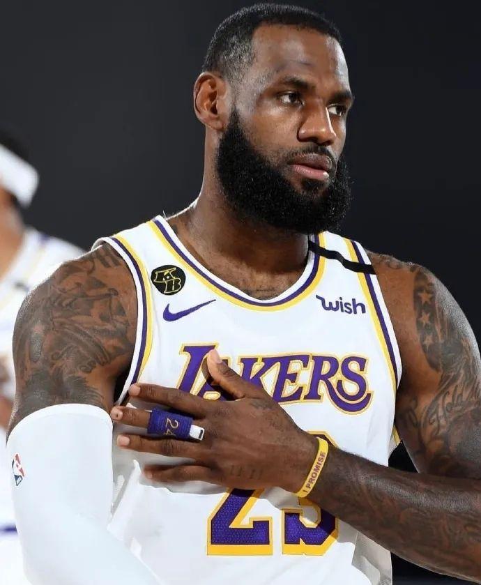 腾讯《王者荣耀》2025年KPL年度总决赛官宣：11月8日落地鸟巢，韩红、周深将担任演唱嘉宾