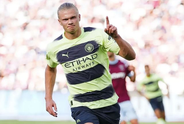 法国23岁＂天选＂国脚一脸憨笑!感谢中国球迷熬夜支持