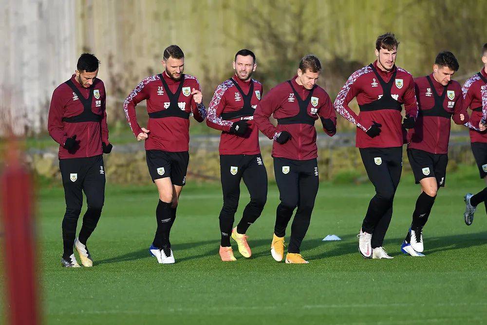 20分钟进2球，德里乌赫当选埃因霍温客场4-1利物浦全场最佳