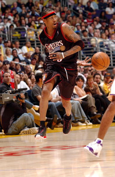 库里看的两手一摊直挠头！亚历山大这球是怎么造犯规的？