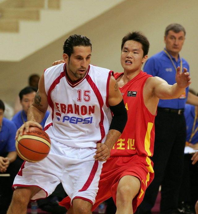 埃迪-豪谈伊萨克：想回到球队训练，你得先证明自己配得上