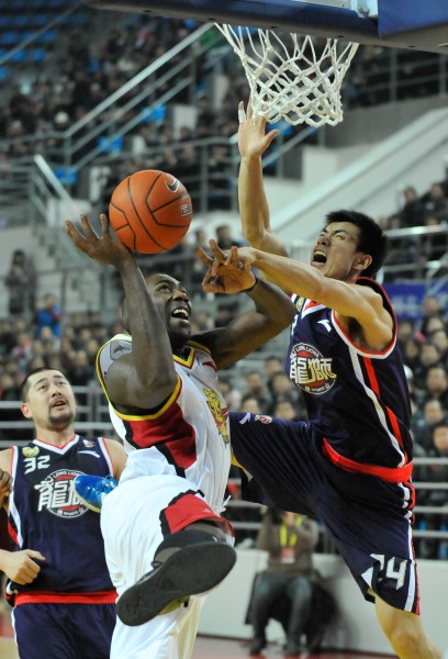 博主：皇马已经至少接触两名教练，但齐达内不会回归